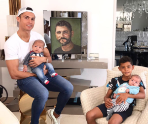 Cristiano Ronaldo, papá por cuarta vez: Nació Alana Martina (FOTO)