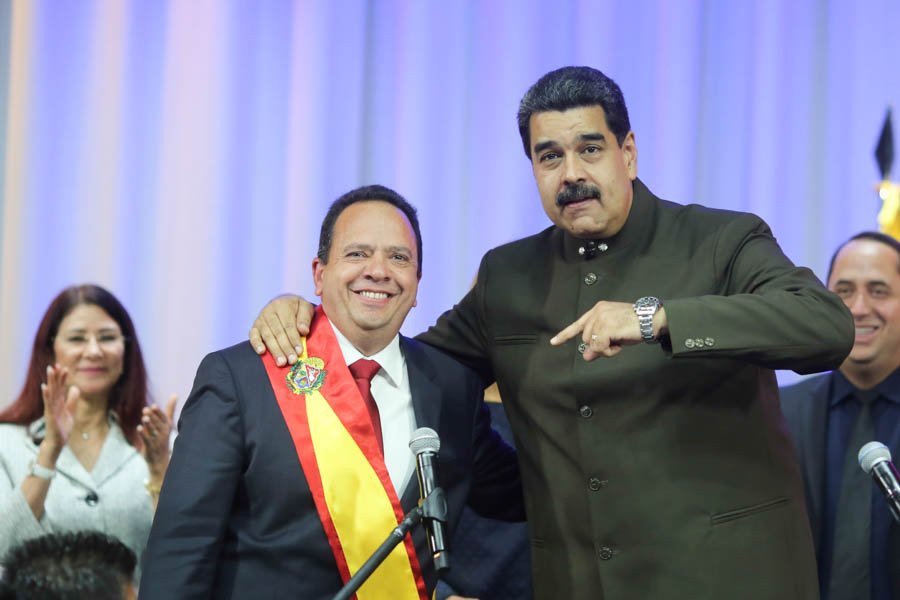 Maduro amenaza con cárcel a gobernadores opositores que se “coman la luz”