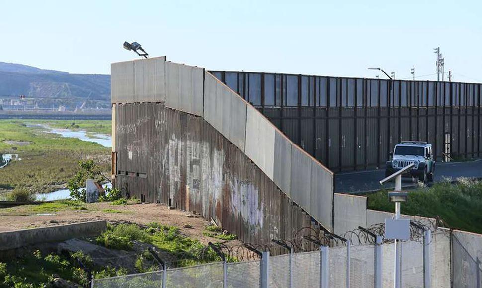 México y EEUU extienden restricciones entre fronteras por 30 días