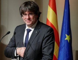 Puigdemont pacta con los republicanos de ERC ser presidente catalán de nuevo