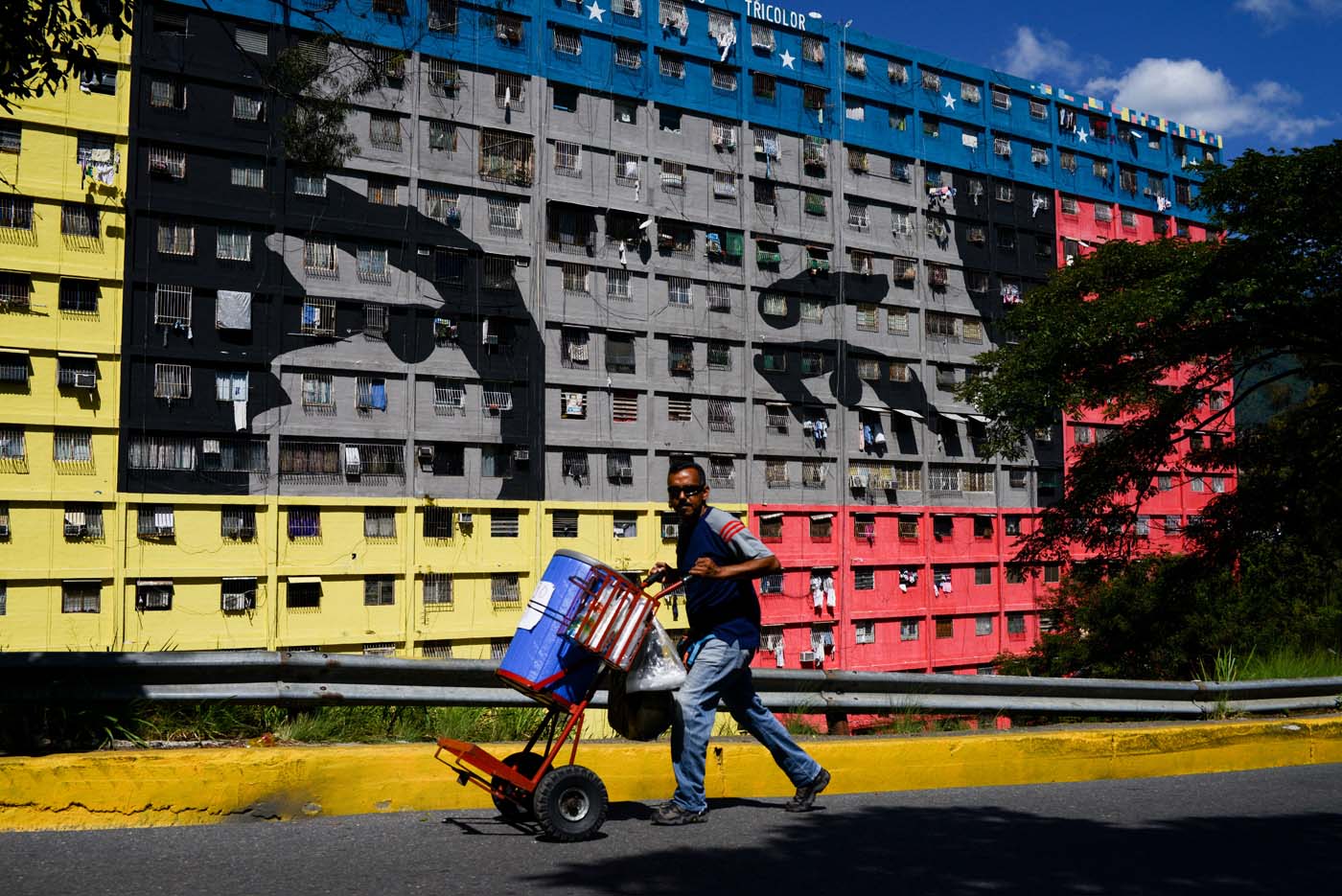 Aumento salarial pone en riesgo el empleo de los venezolanos