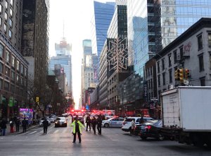 Ataque con bomba artesanal conmociona a Nueva York (Fotos y Video)