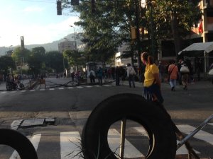 Habitantes de Misión Vivienda protestan en La Urbina por falta de Clap