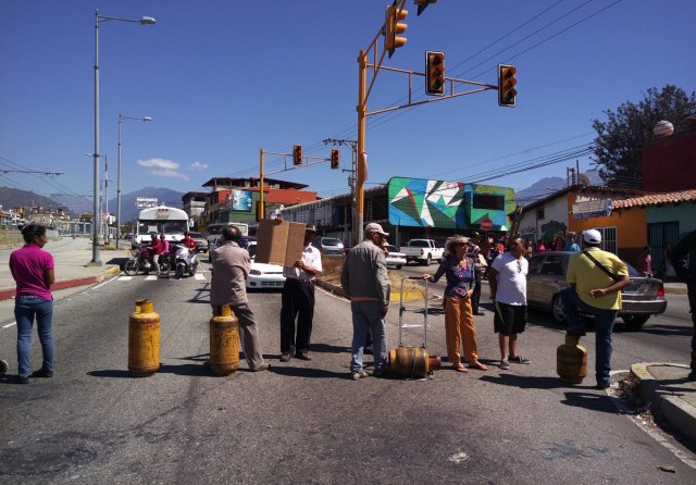 Vecinos de Mérida protestan por falta de gas Foto: @norasan