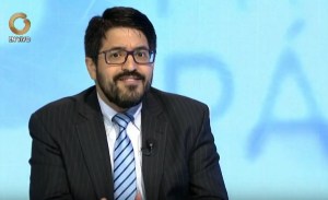 Asdrúbal Oliveros: El 40 % de las transacciones en Venezuela se pagan en dólares