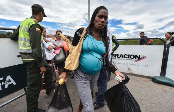Colombia vacunará a migrantes embarazadas sin importar su estatus legal