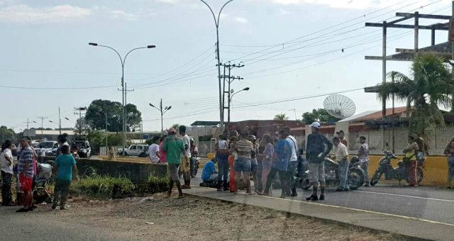 Foto: Cerradas varias avenidas de Guanare por protestas  / Cortesía 