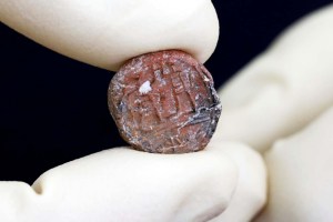 Hallan en Jerusalén sello de 2.700 años de antigüedad del gobernador de la ciudad (fotos)