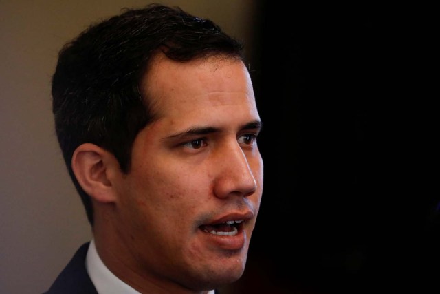 Juan Guaido, lawmaker of the Venezuelan coalition of opposition parties (MUD), talks to the media during a news conference in Caracas, Venezuela, January 9, 2018. REUTERS/Marco Bello