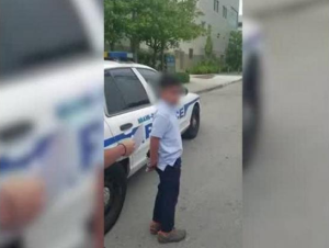 Niño de siete años es esposado y detenido tras atacar a una maestra en Miami