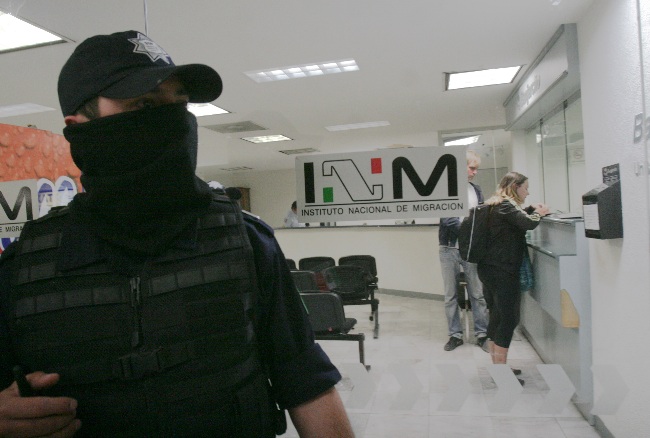 Venezolano denuncia abuso de poder en aeropuerto de México