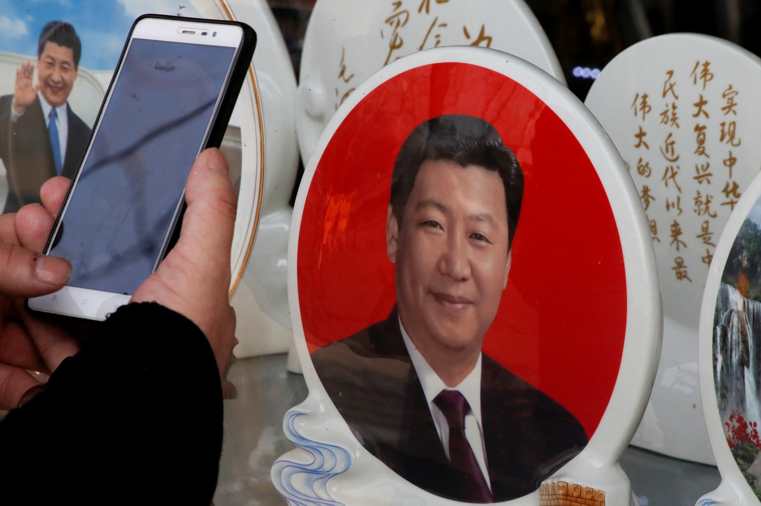 China rechaza críticas al plan para mantener a Xi Jinping en el poder