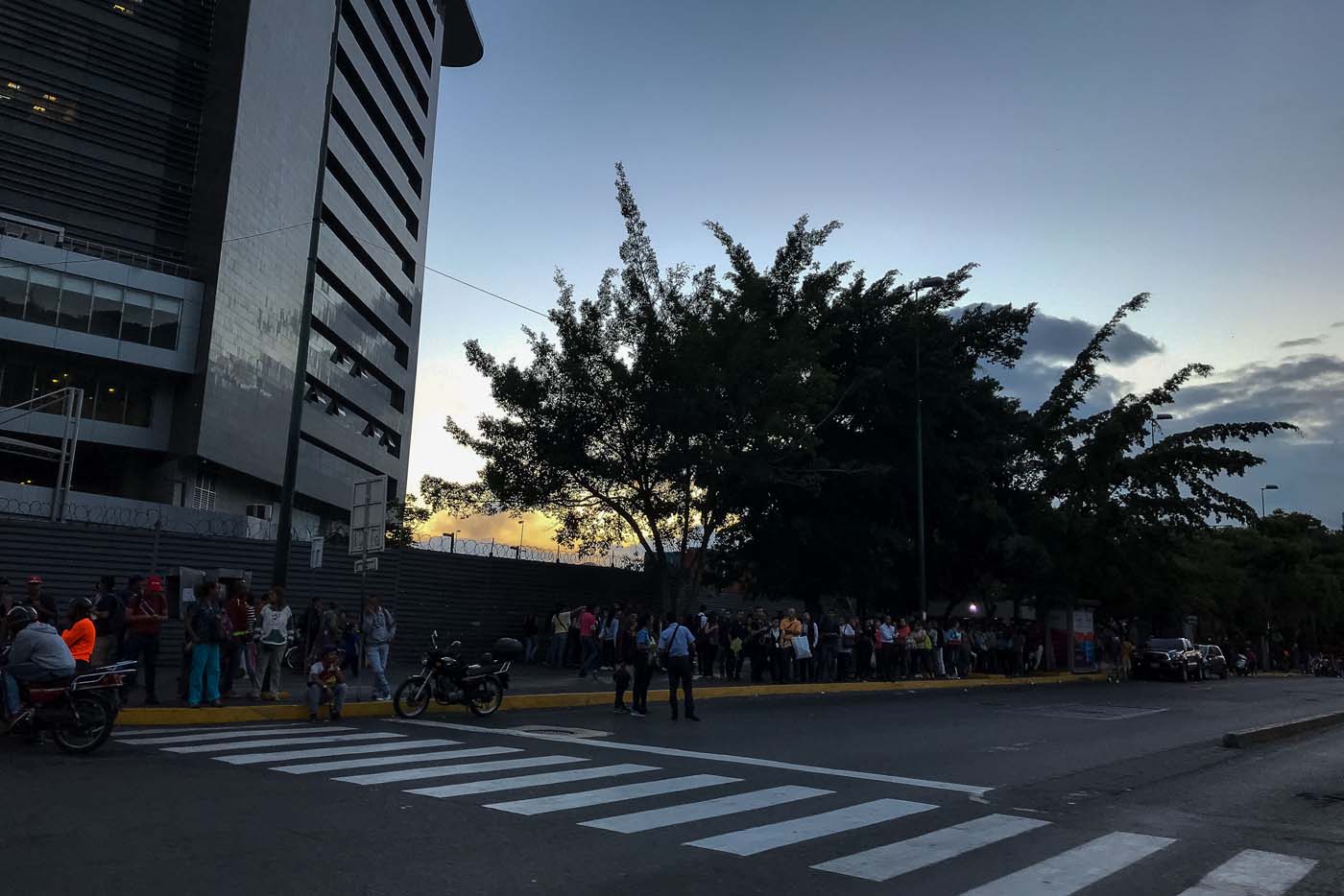 Apagón en varias zonas de la Gran Caracas #14Mar