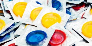 Promueven uso del condón para prevenir el VIH