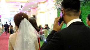 Madres “luchonas” pueden tener una boda falsa en Vietnam (Fotos)
