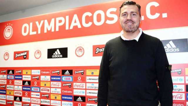 El español Oscar García Junyent, técnico del Olympiacos de Grecia