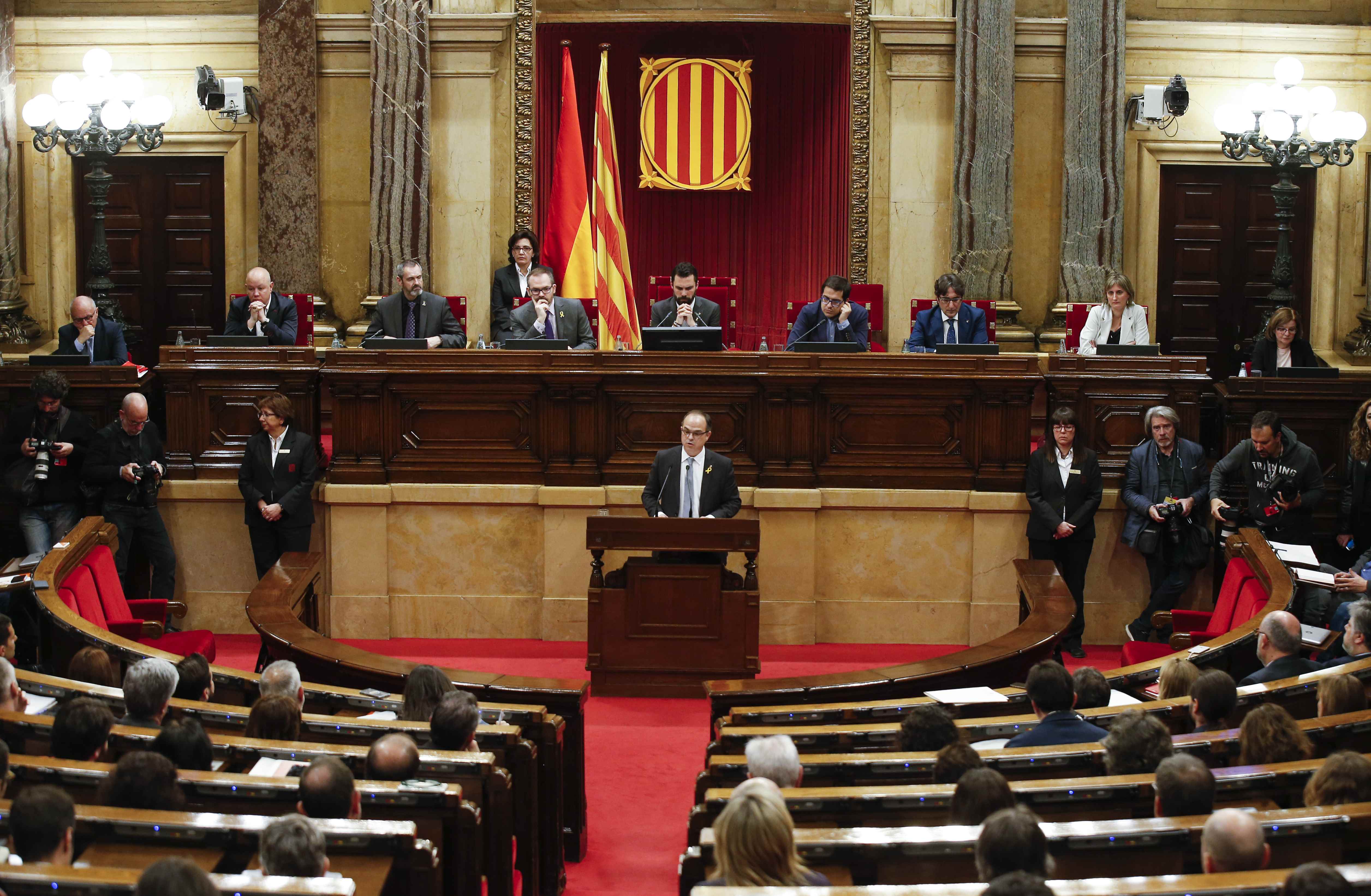 Separatistas radicales bloquean elección de un nuevo presidente catalán