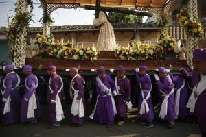 Cientos de fieles salvadoreños dan gracias a Dios en procesión de los Cristos (Fotos)