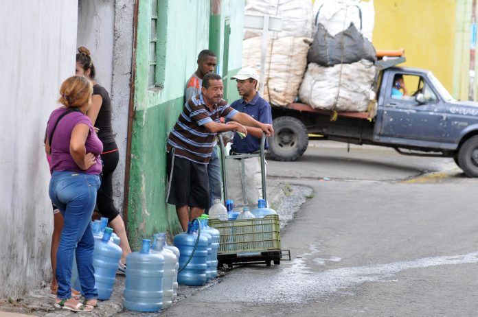 Vecinos de la Gran Valencia tienen dos días sin servicio de agua potable #3Oct