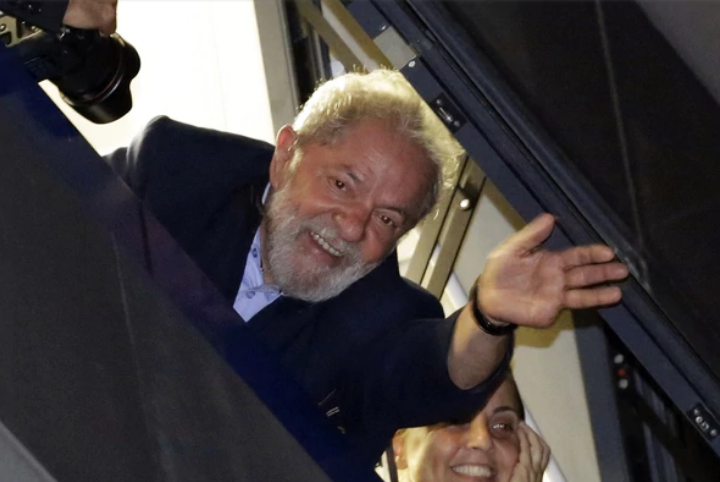 Lula deja de comentar el Mundial desde la cárcel para una TV brasileña