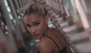 El emotivo homenaje de Ariana Grande para las víctimas de Manchester en el video de No Tears Left To Cry
