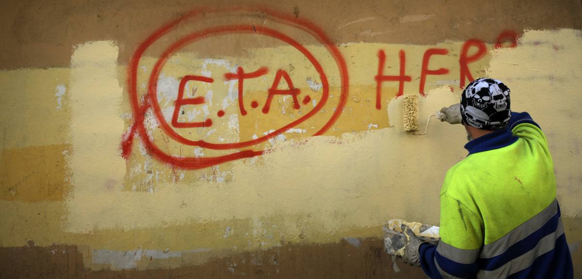 Ante inminente disolución, ETA pide “perdón” por el grave daño causado