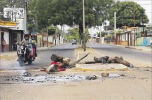Zulianos protestan por apagones continuos