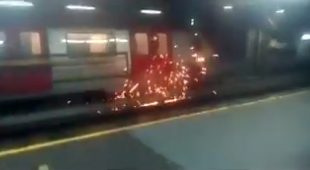 Desalojaron la estación Palo Verde por falla mecánica en los frenos de un tren (video)