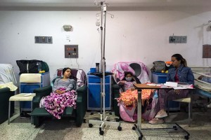 Hospitales venezolanos a la buena de Dios por escasez de medicinas y éxodo de médicos