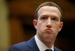 El Parlamento británico vuelve a citar a Mark Zuckerberg