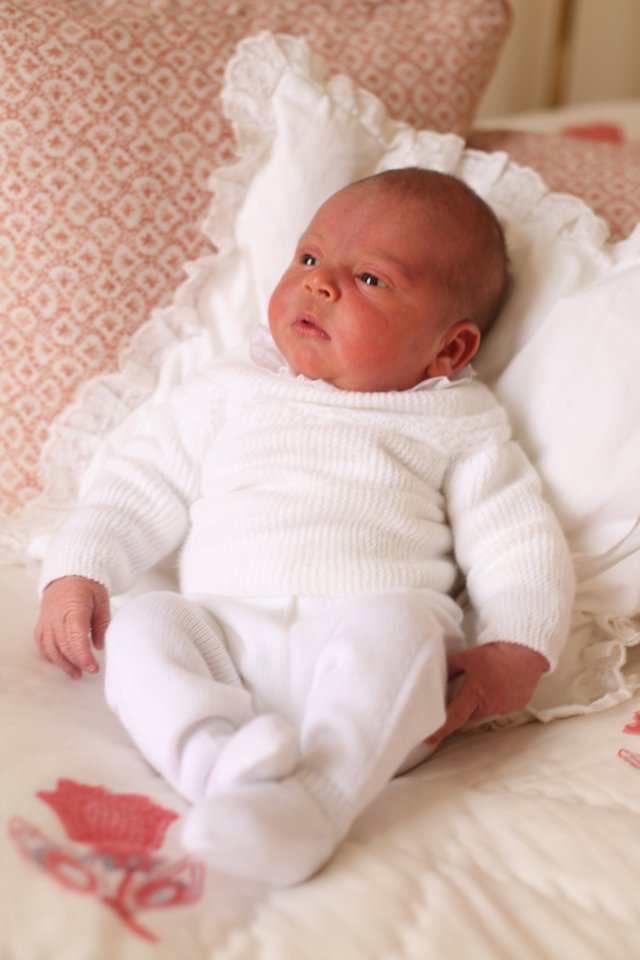 El príncipe Louis en una foto del 26 de abril, en el Palacio Kensington el día del cumpleaños de la niña, el 2 de mayo de 2018 (Foto tomada por Catherine (Kate Middleton) Duquesa de Cambridge/Cortesía del Kensington Palace/Handout via REUTERS )