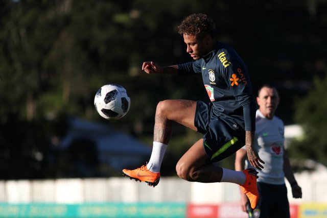 Brazil's soccer player Neymar trains at the Brazilian Soccer Confederation training center in Teresopolis, Brazil May 22, 2018. Lucas Figueiredo/Brazilian Soccer Confederation (CBF)/Handout via REUTERS ATTENTION EDITORS - THIS IMAGE WAS PROVIDED BY A THIRD PARTY. NO SALES. NO ARCHIVES