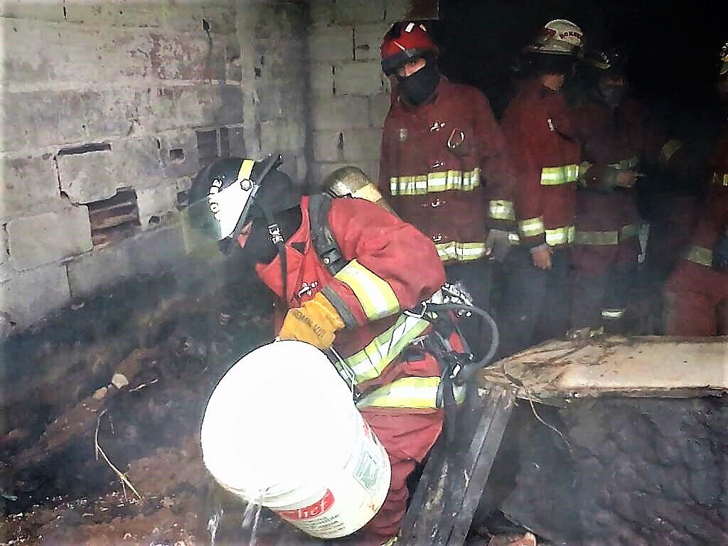 Tres niños murieron calcinados al incendiarse su vivienda en El Cementerio (Fotos)