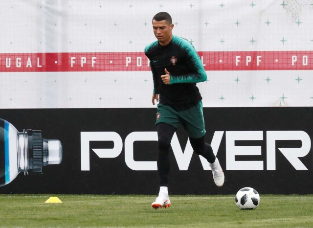 Fútbol Fútbol - Copa Mundial - Portugal Equipo de entrenamiento Camp - Kratovo, Moscú, Rusia - 10 de junio de 2018 Portugal Cristiano Ronaldo durante el entrenamiento REUTERS / Sergei Karpukhin