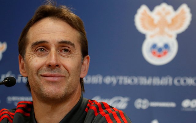FILE PHOTO: Soccer Football - Spain news conference - International Friendly -  Petrovsky Stadium, St. Petersburg, Russia - November 13, 2017 -  Spain's coach Julen Lopetegui attends a news conference before friendly match against Russia. REUTERS/Maxim Shemetov/File Photo