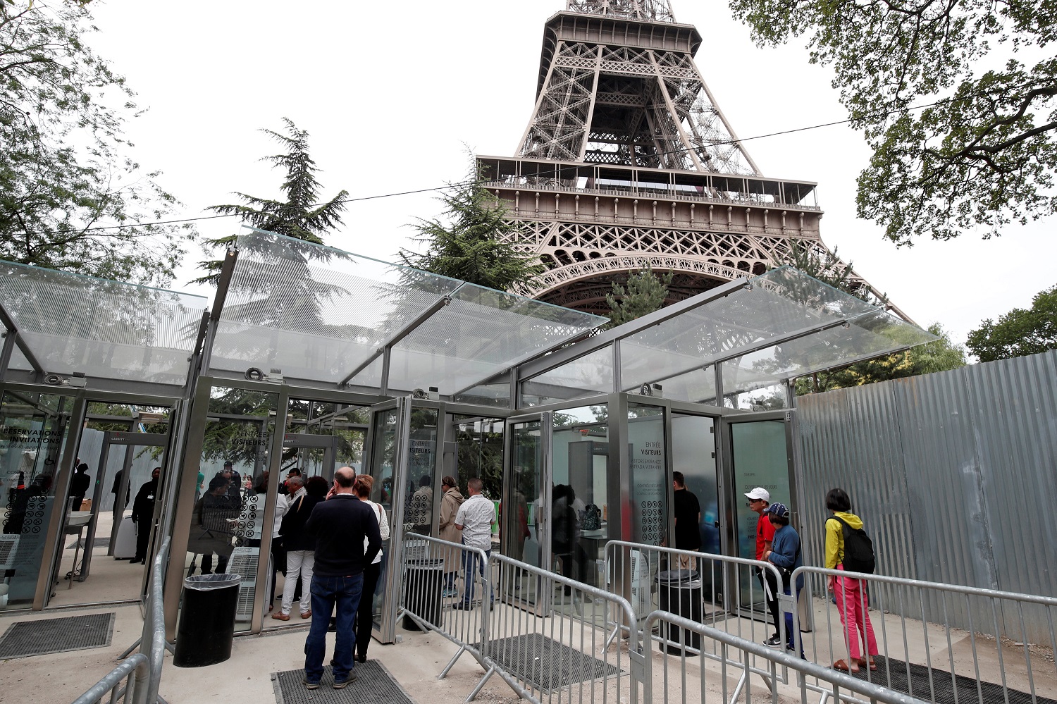 Cerrada la Torre Eiffel por conflicto laboral