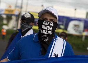 Suben muertes por crisis en Nicaragua y comerciantes se declaran en rebeldía