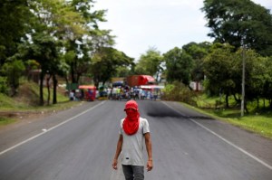 Ciudad colonial de Nicaragua protesta contra Daniel Ortega con paro general