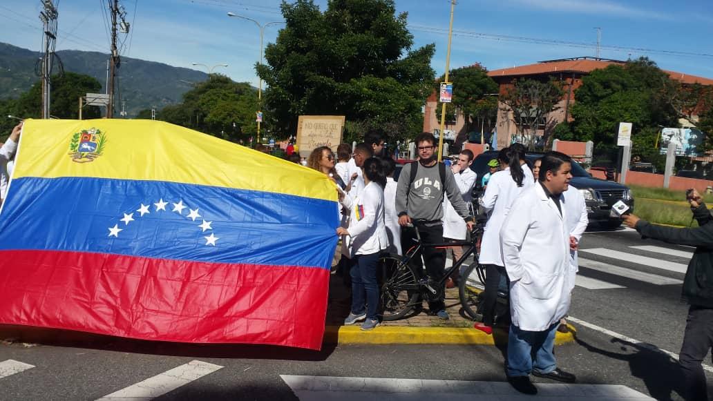 Protestan en Mérida tras detención arbitraria de tres médicos #6Jun