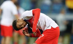 ¡Insólito! Enjambre de mosquitos atacó a jugadores en el partido entre Túnez e Inglaterra