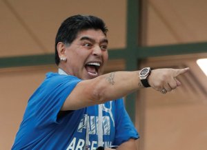Maradona, el ridículo, towelto loco en Rusia (FOTOS)