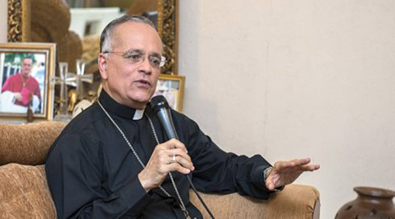 Obispo Báez, un crítico de Ortega, viaja a Roma tras amenazas de muerte en Nicaragua