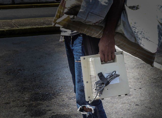 Familiares deben llevar sus propios nebulizadores para que pacientes reciban su tratamiento (fotos William Urdaneta)