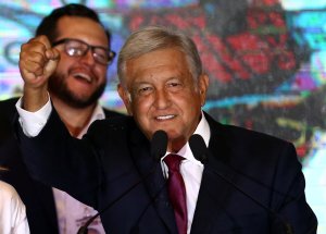 López Obrador propone a Trump reducir migración y mejorar seguridad