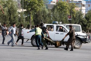 Ataque suicida en Kabul deja al menos 14 muertos