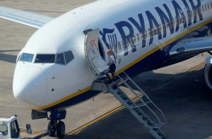 Ryanair reanudará los vuelos en julio, con mascarilla y control de temperatura