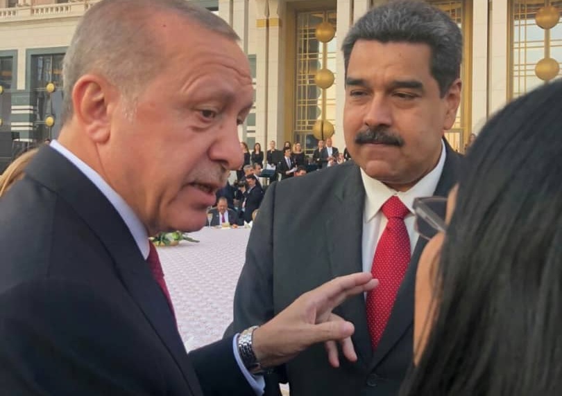 Maduro aclama a Erdogan como “líder del nuevo mundo multipolar”