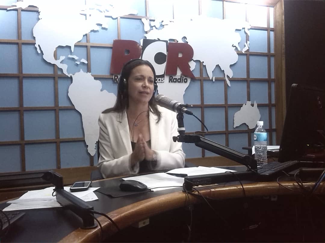 Beatriz Becerra a María Corina: Los venezolanos huyen de una tiranía que tiene el hambre y la miseria como política