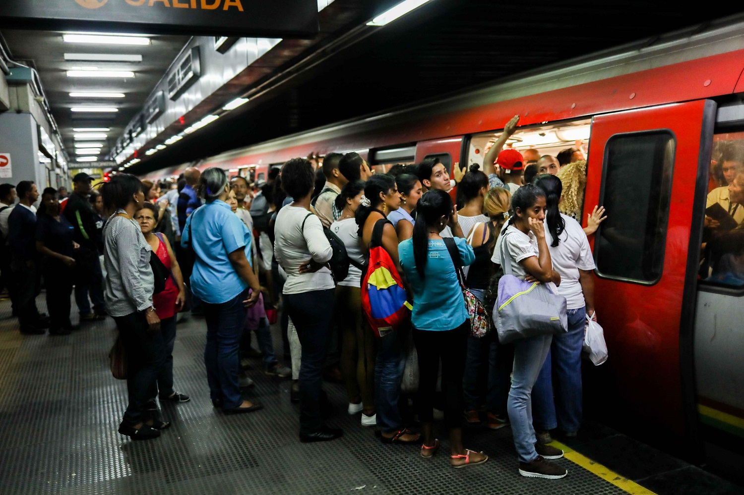 #EscombrosDeMaduro: Un 25% de los trenes del Metro de Caracas se encuentran fuera de servicio