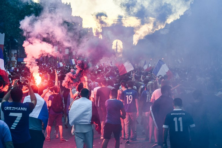 Saquean tienda en Campos Elíseos de París durante festejos del Mundial